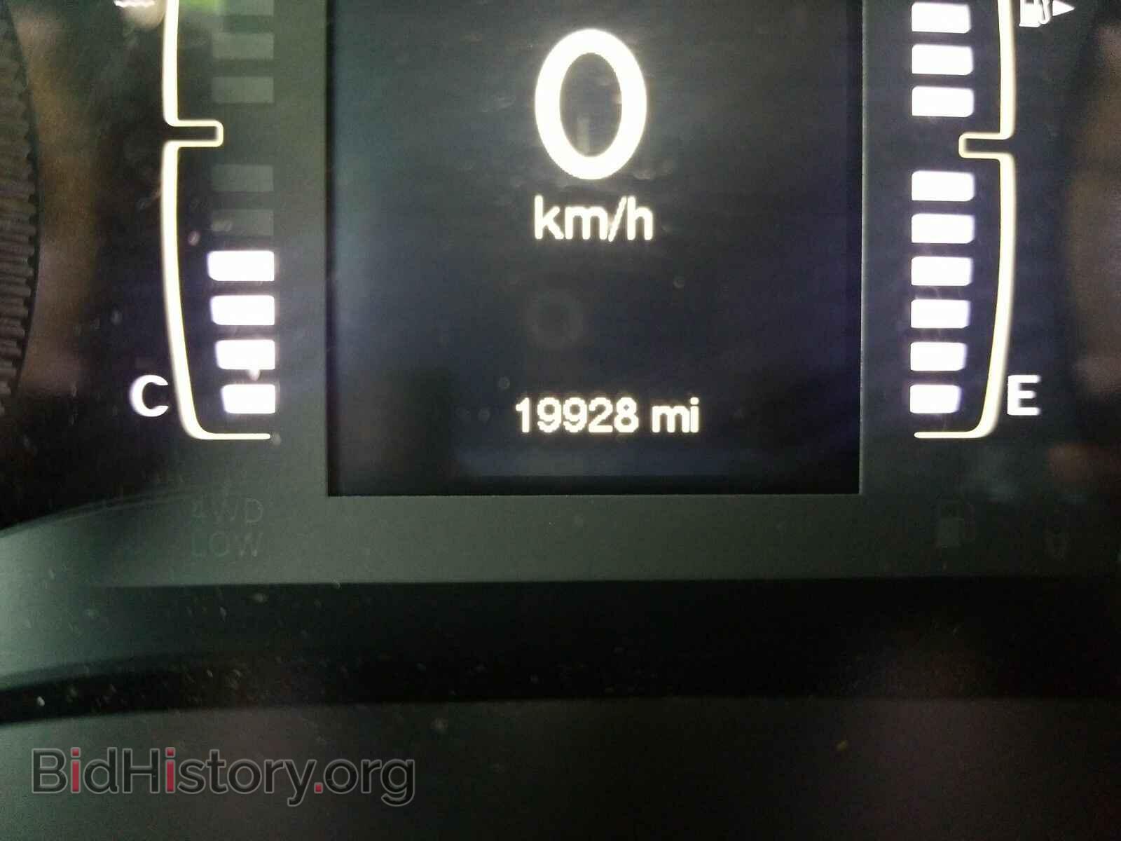 2018 Jeep Cherokee - VIN: 1C4PJLLB0JD557821 - Фото 5