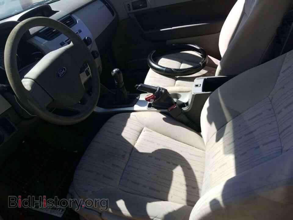 2009 Ford Focus - VIN: 1FAHP32N99W183973 - Фото 3