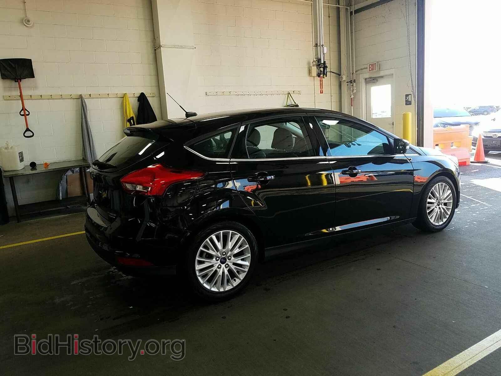 2016 Ford Focus - VIN: 1FADP3N29GL257164 - Фото 2