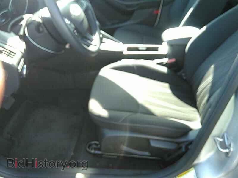 2016 Ford Focus - VIN: 1FADP3F29GL337658 - Photo 3