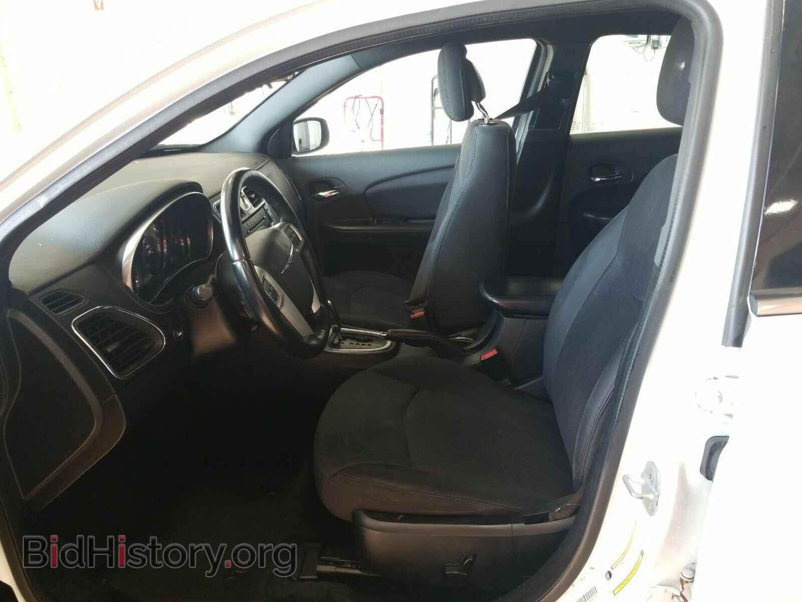 2013 Chrysler 200 - VIN: 1C3CCBBG3DN712199 - Фото 3