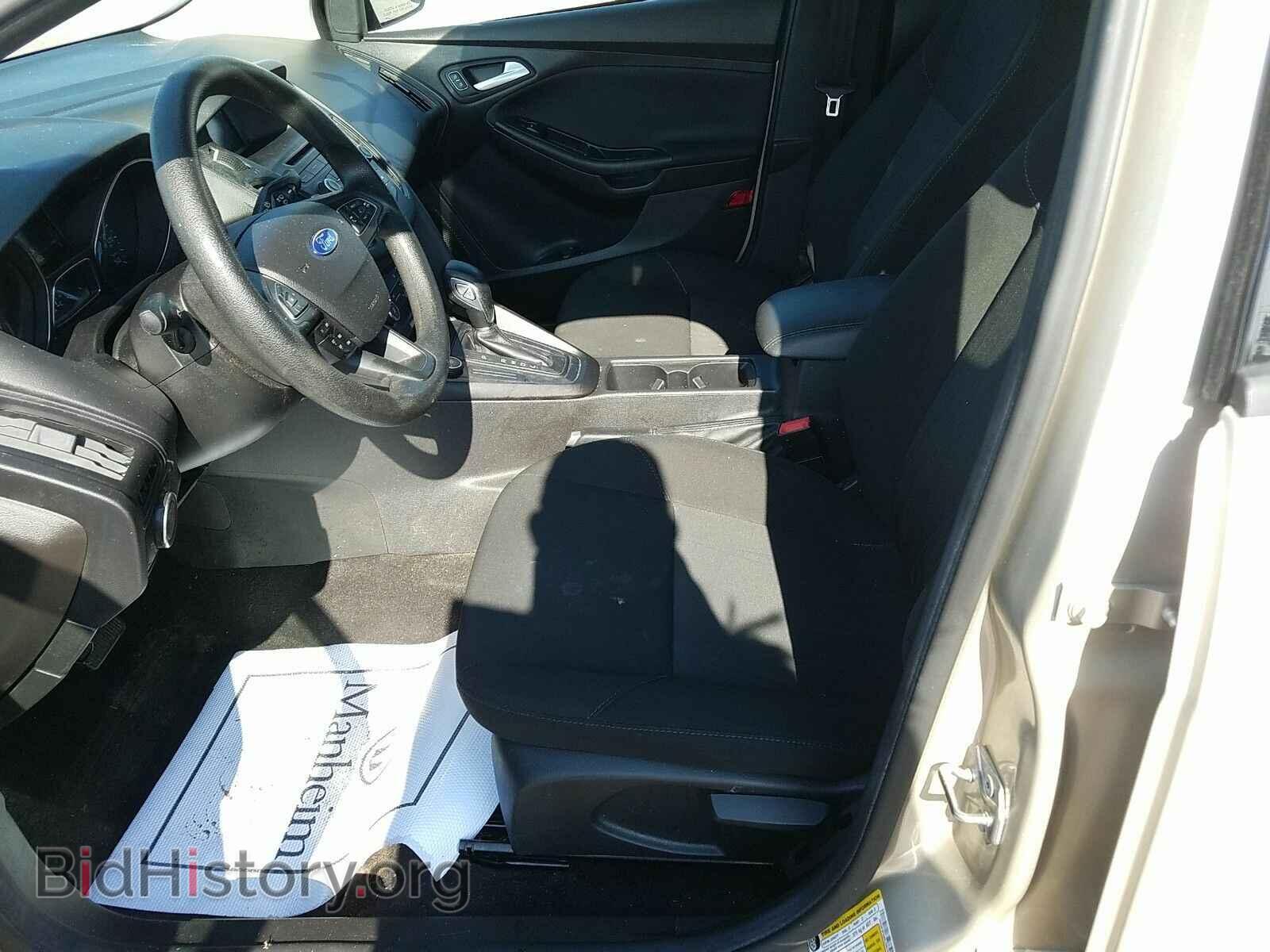 2017 Ford Focus - VIN: 1FADP3F28HL296764 - Фото 3