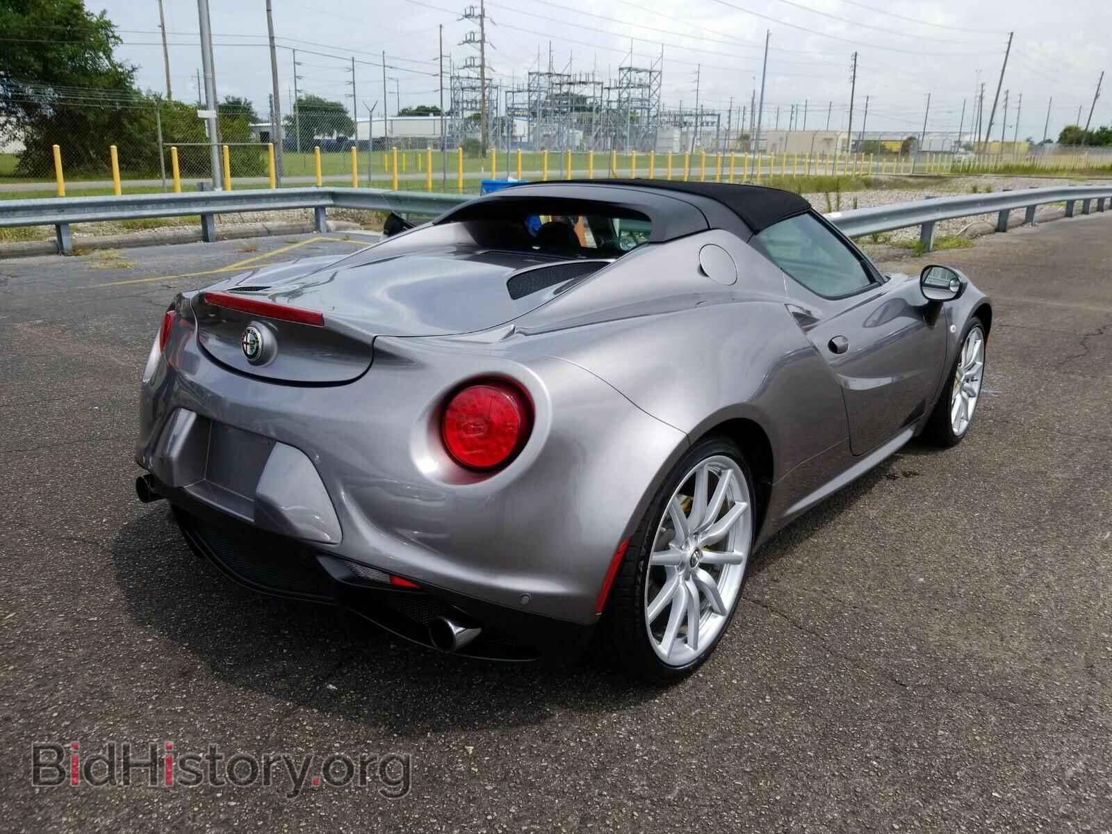 2016 Alfa Romeo 4C - VIN: ZARBAAB42GM181588 - Фото 3