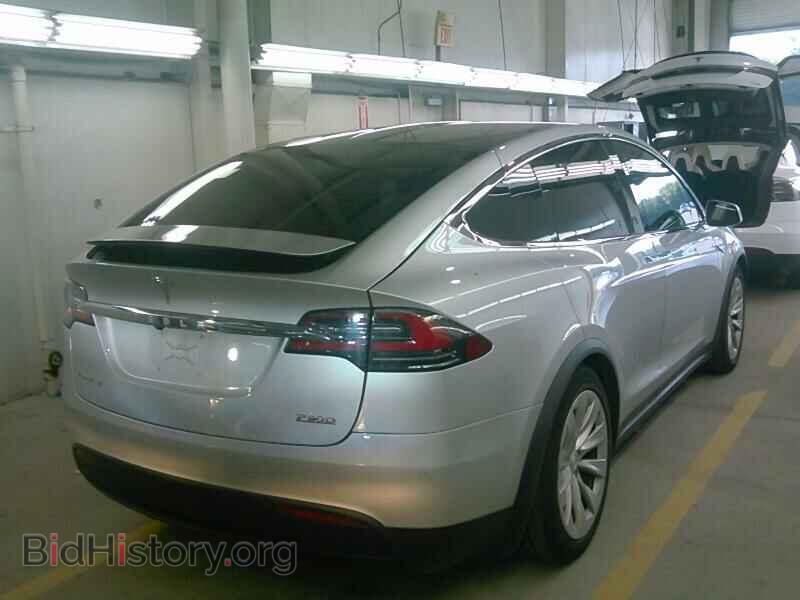 2016 Tesla Model X - VIN: 5YJXCBE4XGF007935 - Фото 2