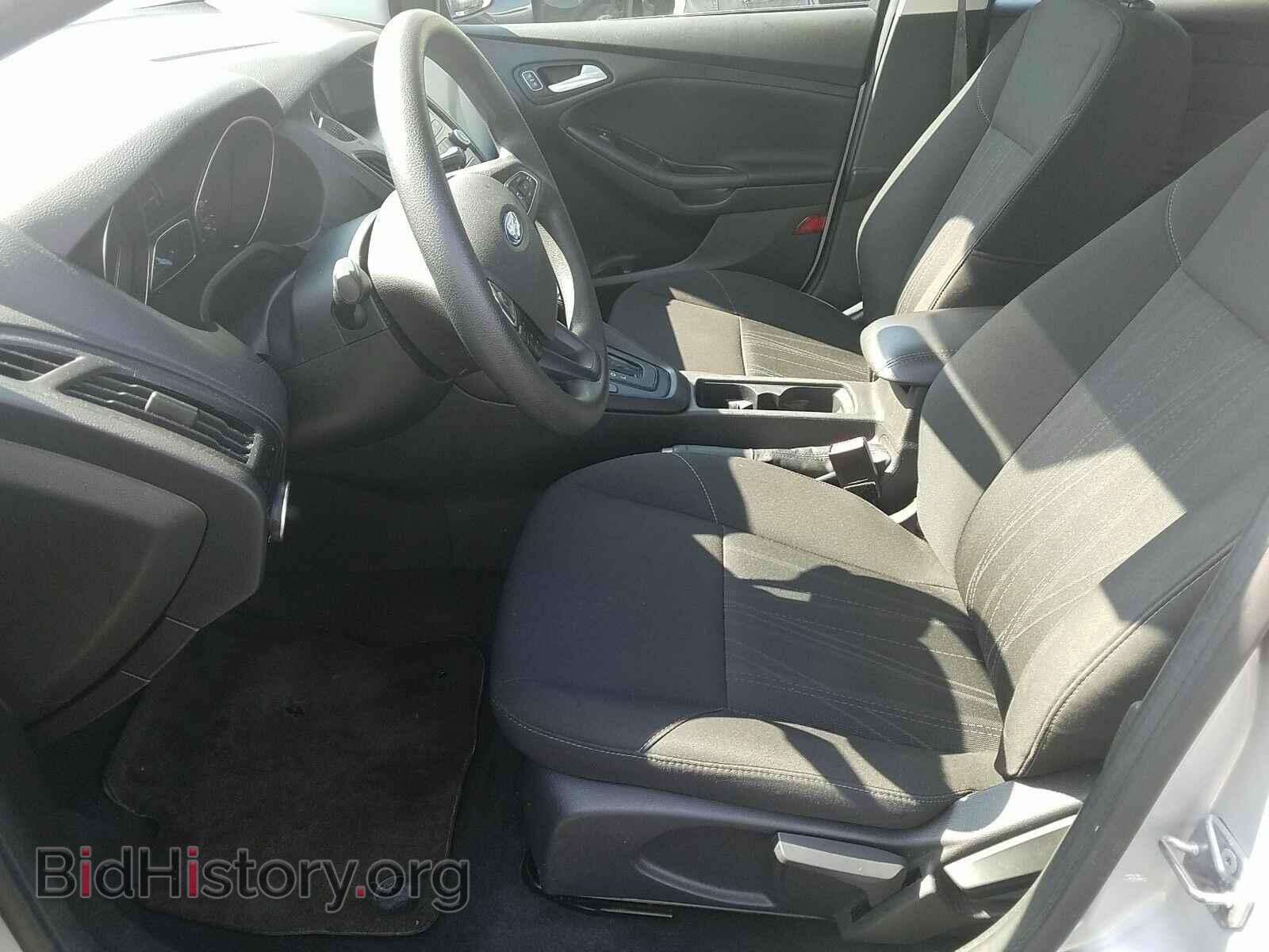 2016 Ford Focus - VIN: 1FADP3K21GL263836 - Photo 3