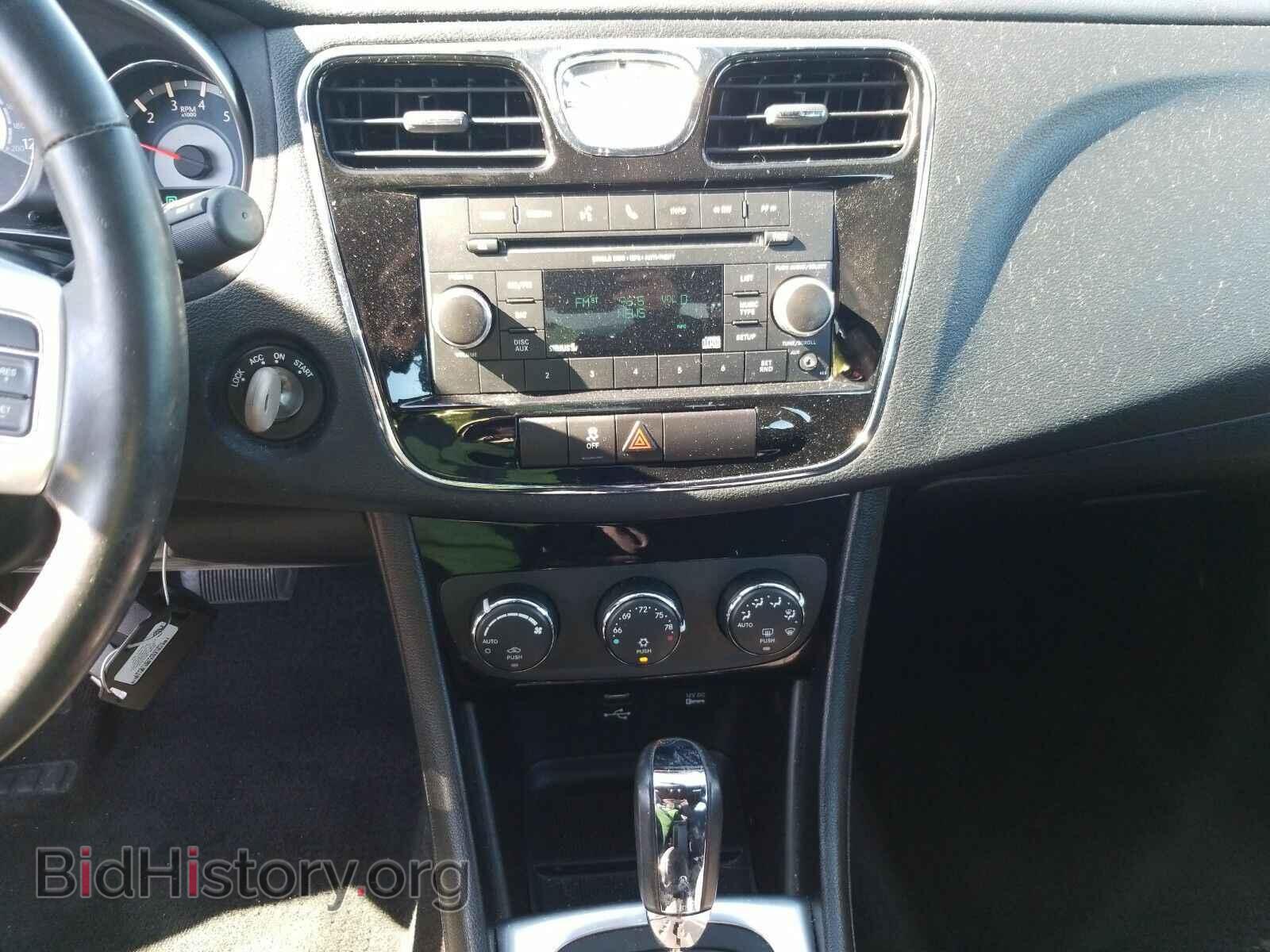 2013 Chrysler 200 - VIN: 1C3CCBBB7DN679485 - Фото 4