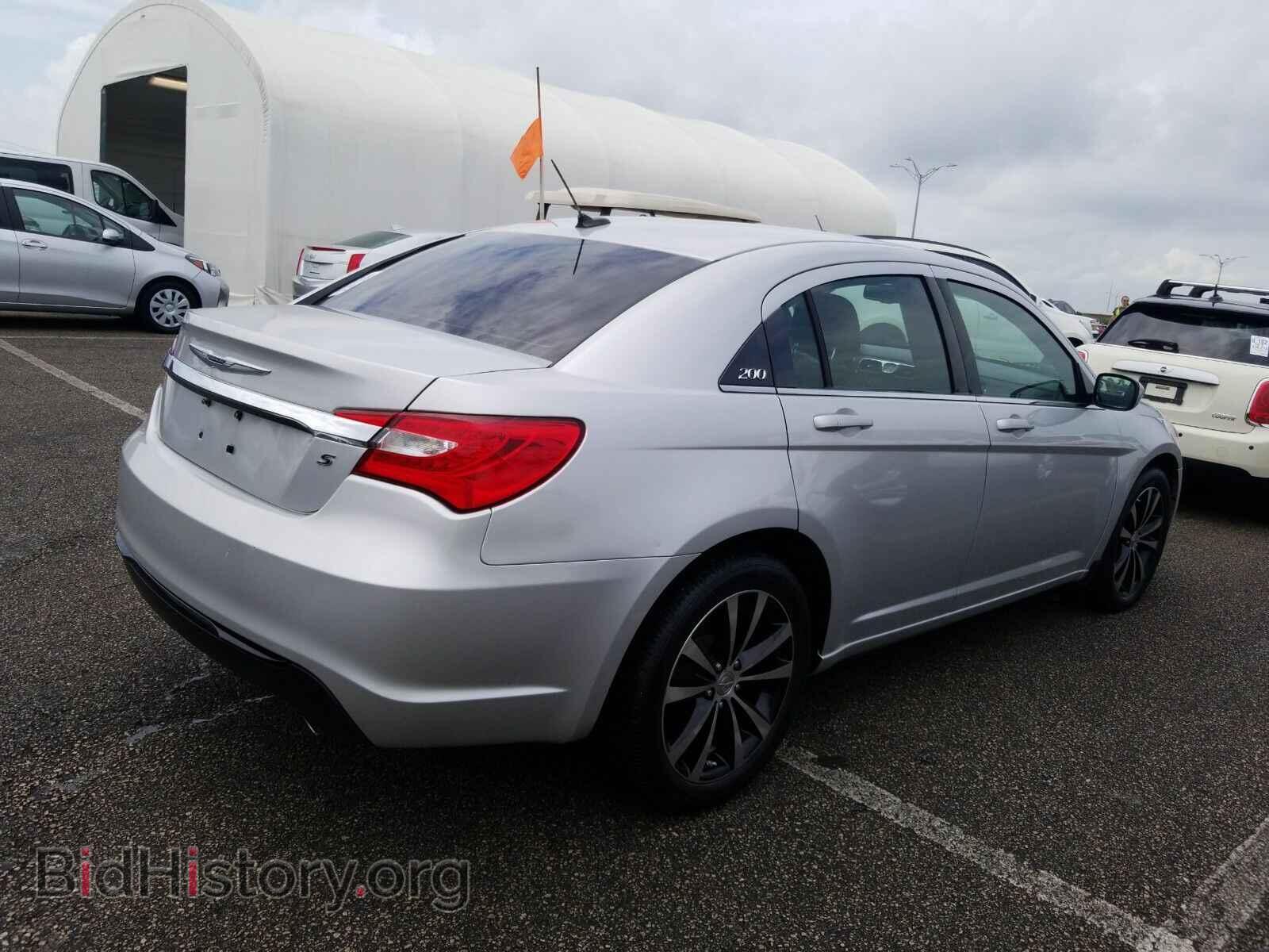 2012 Chrysler 200 - VIN: 1C3CCBHGXCN174252 - Фото 2