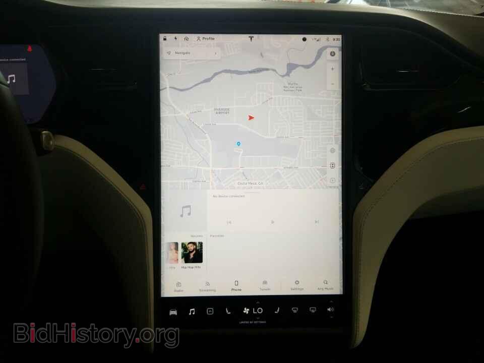 2019 Tesla Model X - VIN: 5YJXCBE21KF159562 - Photo 4