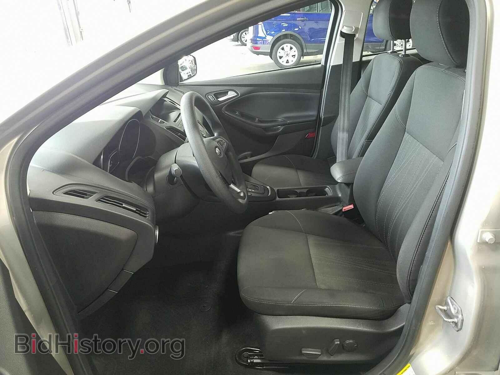 2016 Ford Focus - VIN: 1FADP3KE0GL223712 - Фото 3