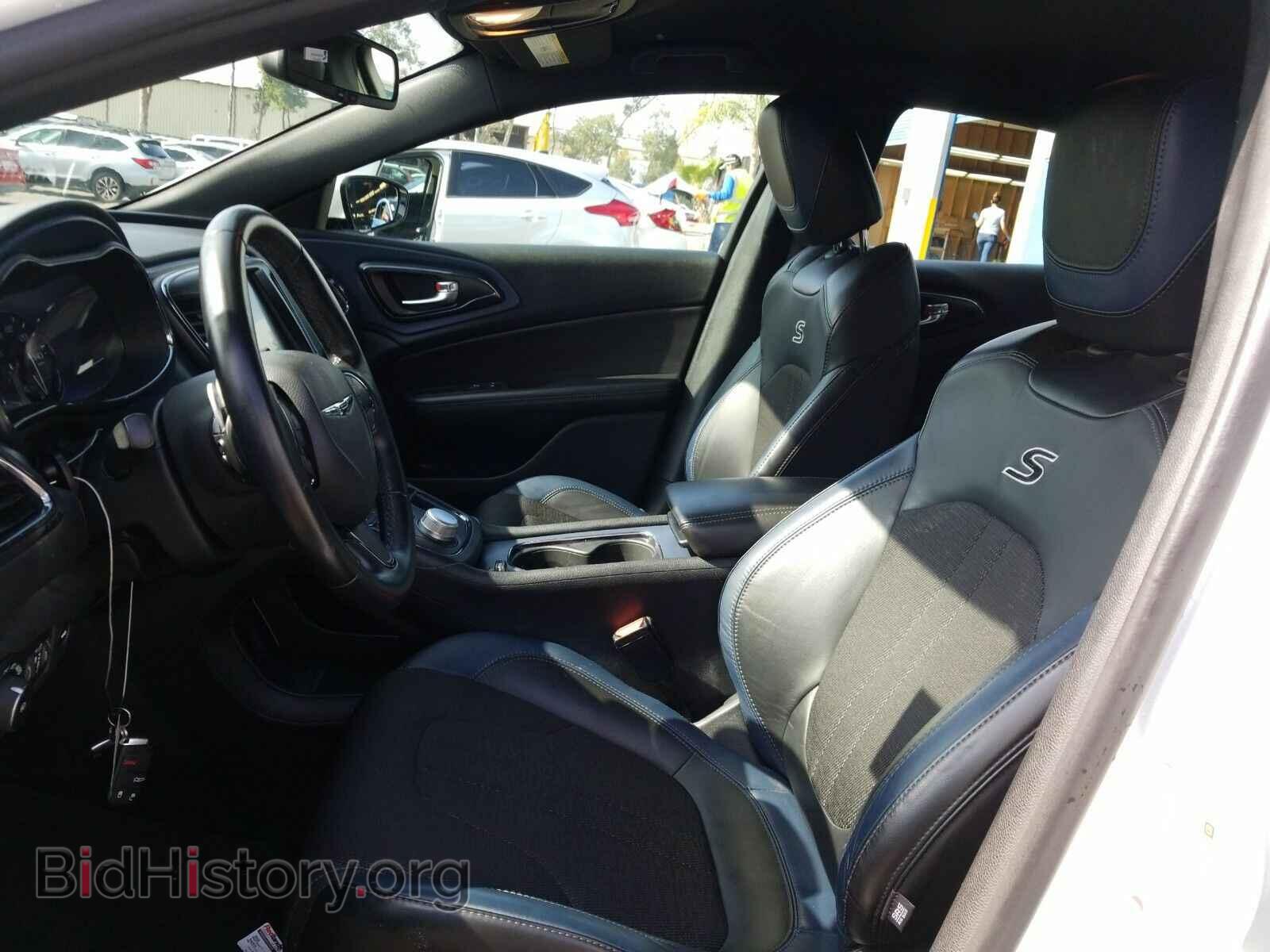 2016 Chrysler 200 - VIN: 1C3CCCBG4GN161792 - Фото 3