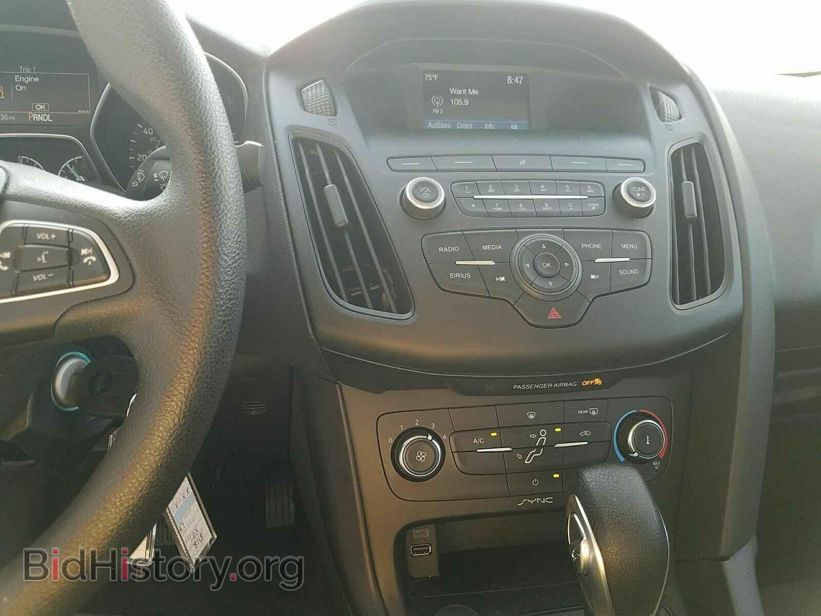2018 Ford Focus - VIN: 1FADP3F26JL241817 - Фото 4
