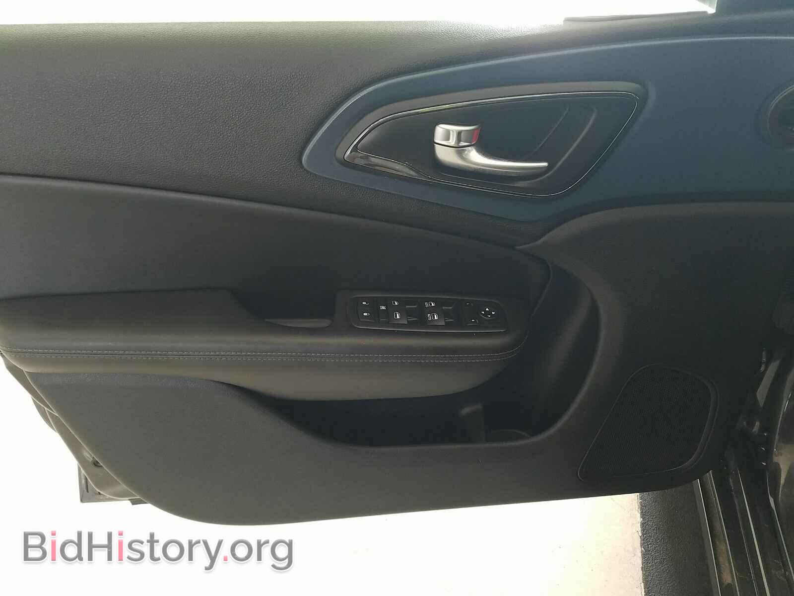 2016 Chrysler 200 - VIN: 1C3CCCBB4GN117621 - Photo 9