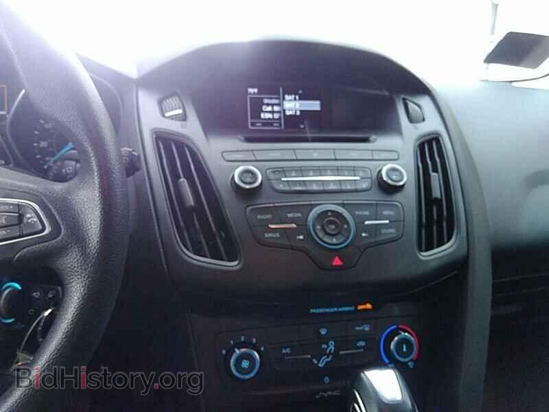 2016 Ford Focus - VIN: 1FADP3K22GL272111 - Фото 4