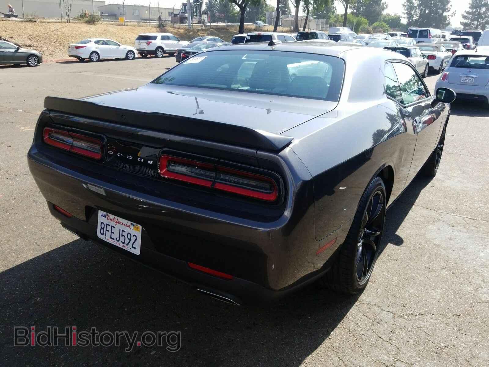 2018 Dodge Challenger - VIN: 2C3CDZAG1JH226924 - Фото 2