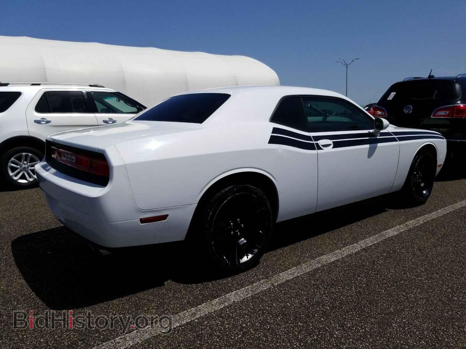 2014 Dodge Challenger - VIN: 2C3CDYAG6EH313007 - Photo 2