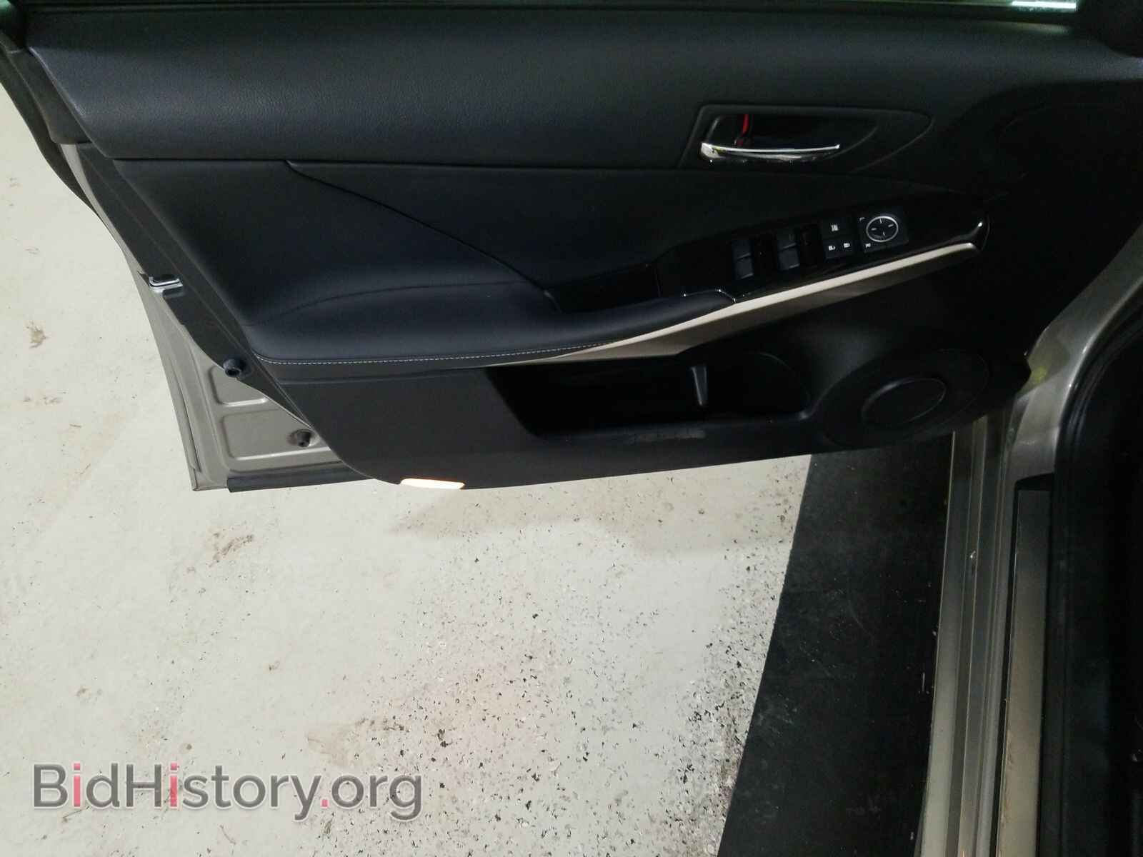 2016 Lexus IS 200t - VIN: JTHBA1D27G5026002 - Фото 9
