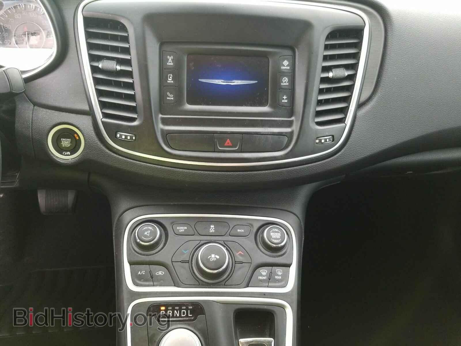 2016 Chrysler 200 - VIN: 1C3CCCFB7GN194784 - Фото 4