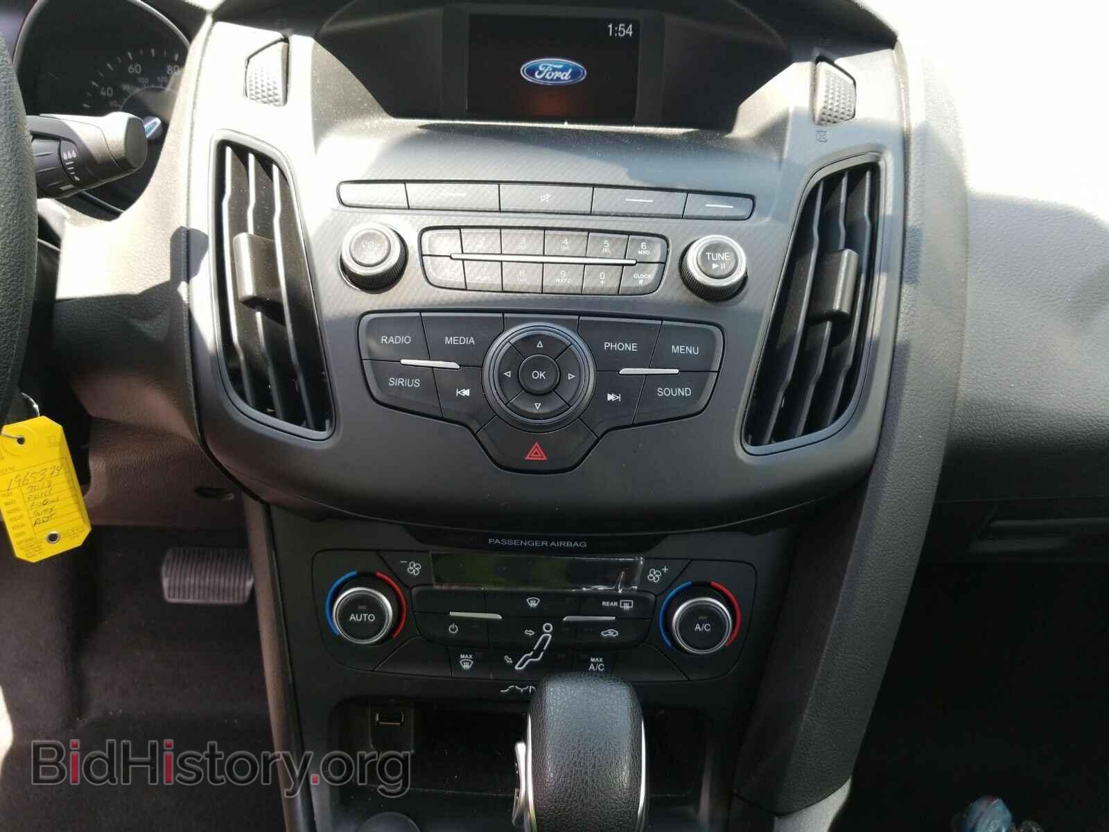 2018 Ford Focus - VIN: 1FADP3FE4JL331705 - Фото 4