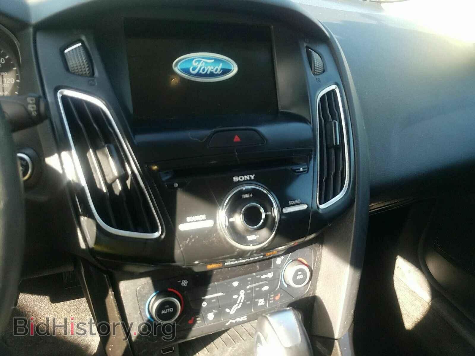 2018 Ford Focus - VIN: 1FADP3N27JL332676 - Фото 4