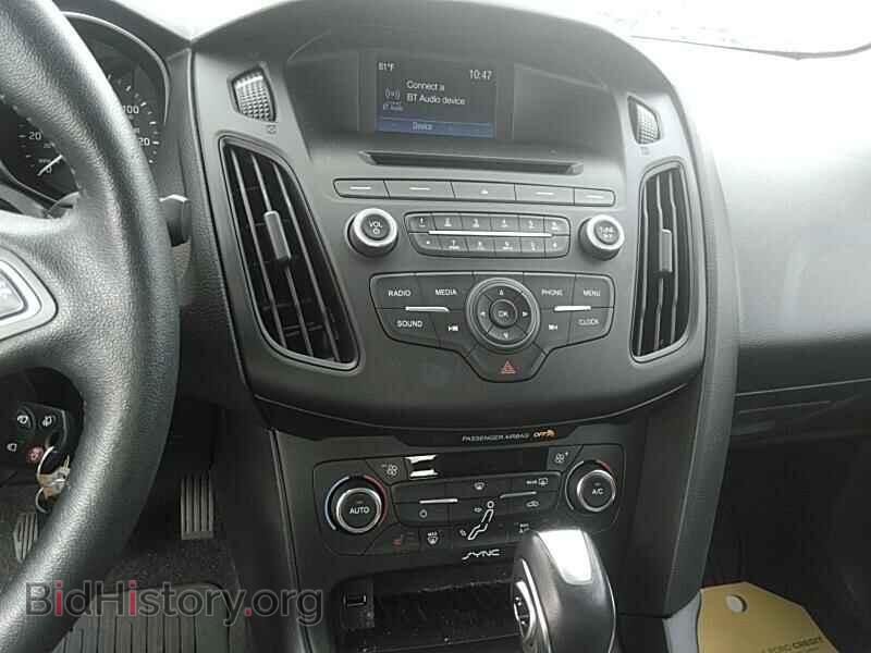 2016 Ford Focus - VIN: 1FADP3FEXGL350820 - Photo 4