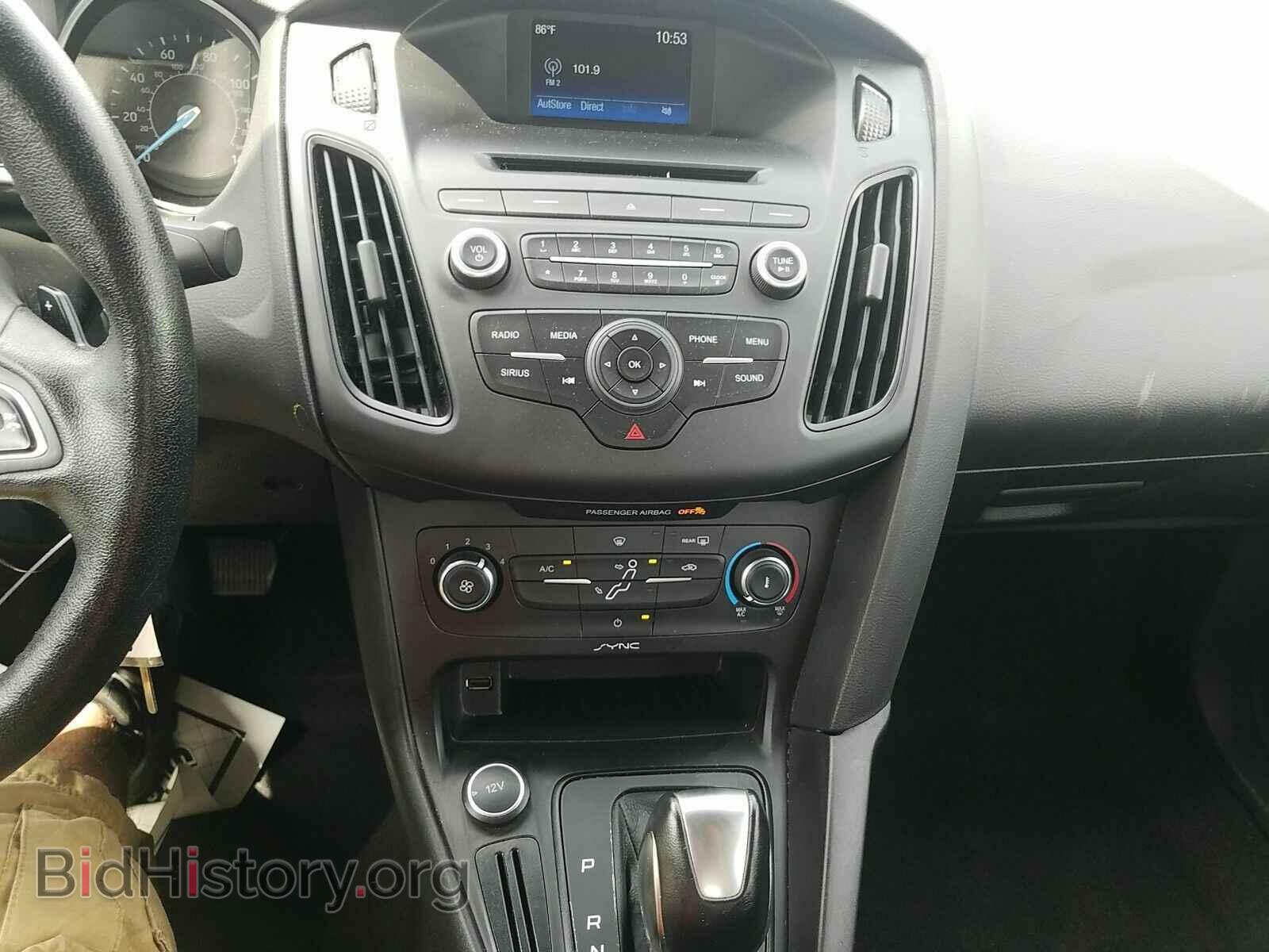 2016 Ford Focus - VIN: 1FADP3F21GL375854 - Фото 4