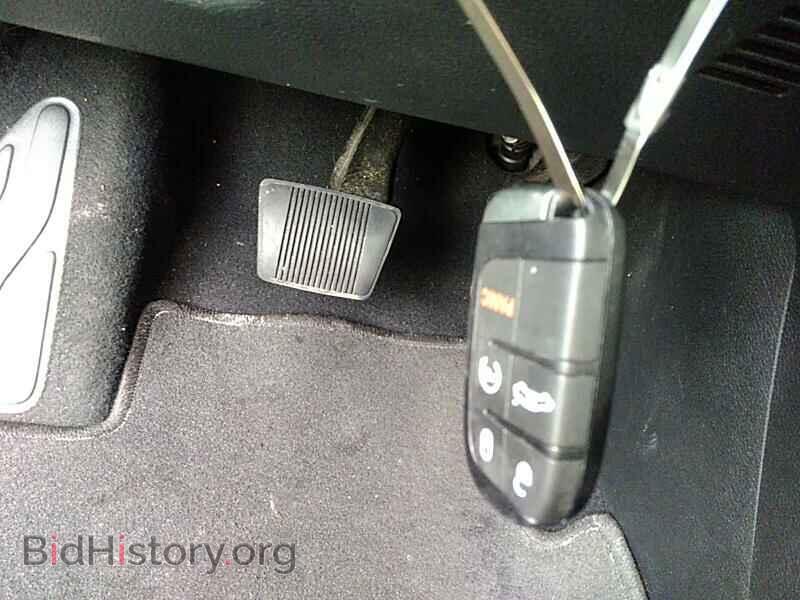 2016 Chrysler 200 - VIN: 1C3CCCBB5GN173342 - Photo 8