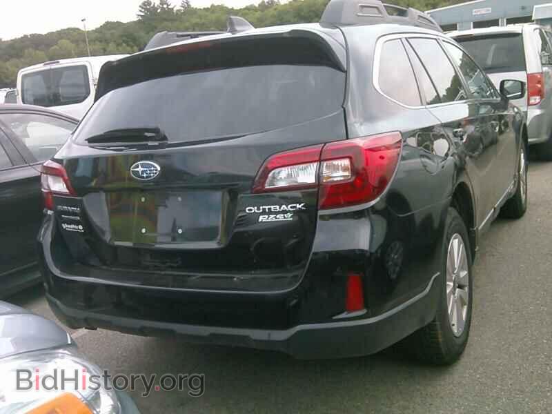 2017 Subaru Outback - VIN: 4S4BSAFC4H3301886 - Фото 2