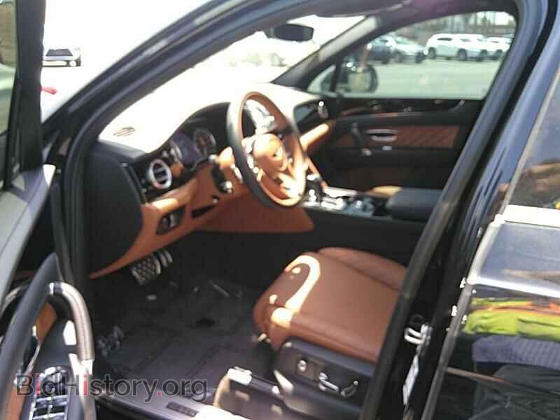 2017 Bentley Bentayga - VIN: SJAAC2ZV2HC012989 - Фото 3
