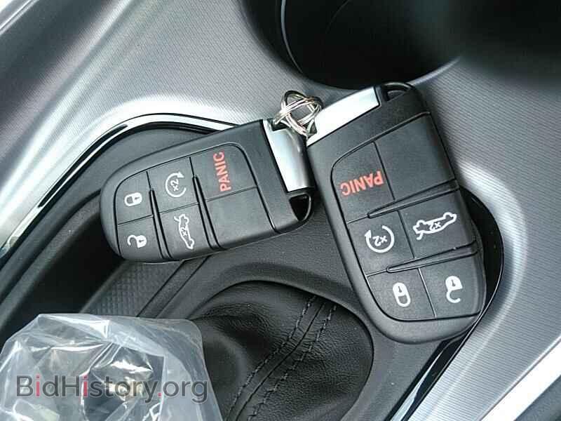 2019 Dodge Challenger - VIN: 2C3CDZBT5KH654752 - Фото 8