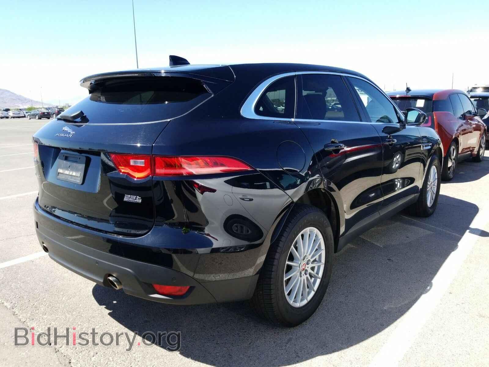 2019 Jaguar F-PACE - VIN: SADCS2FX2KA366129 - Фото 2