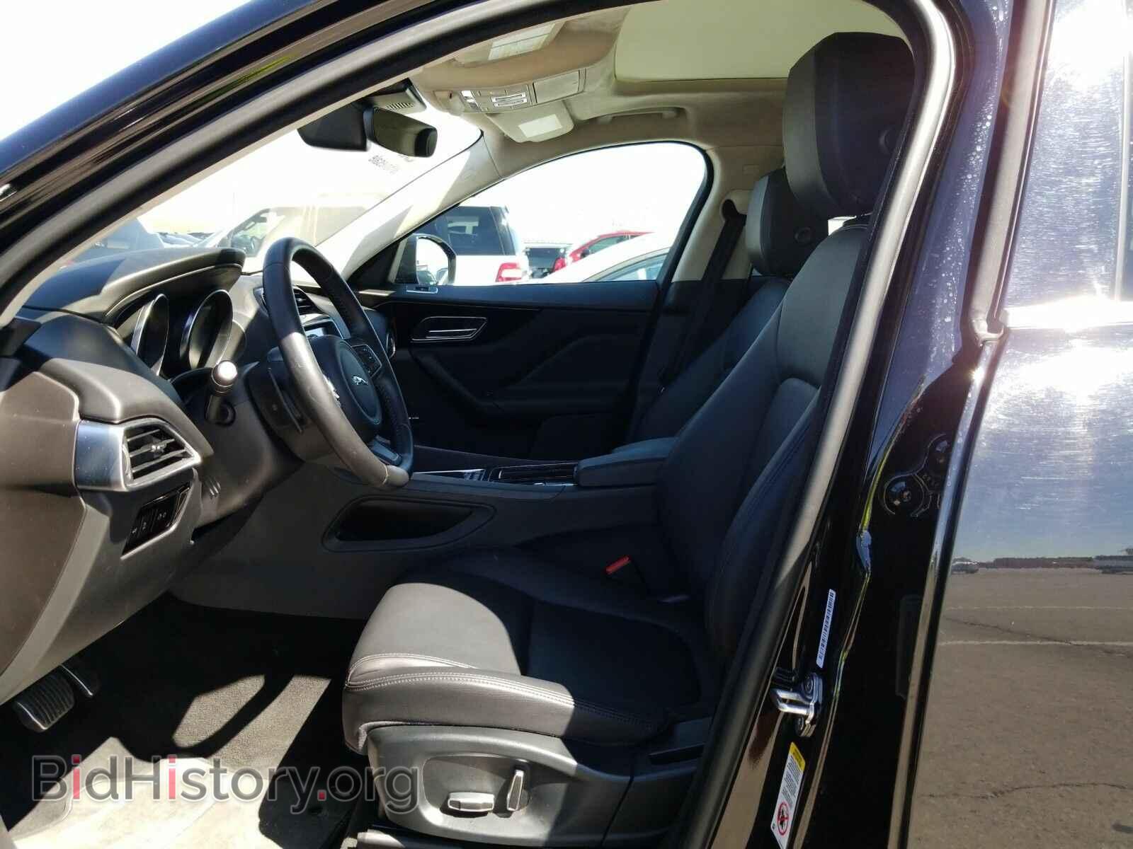 2019 Jaguar F-PACE - VIN: SADCS2FX2KA366129 - Фото 3