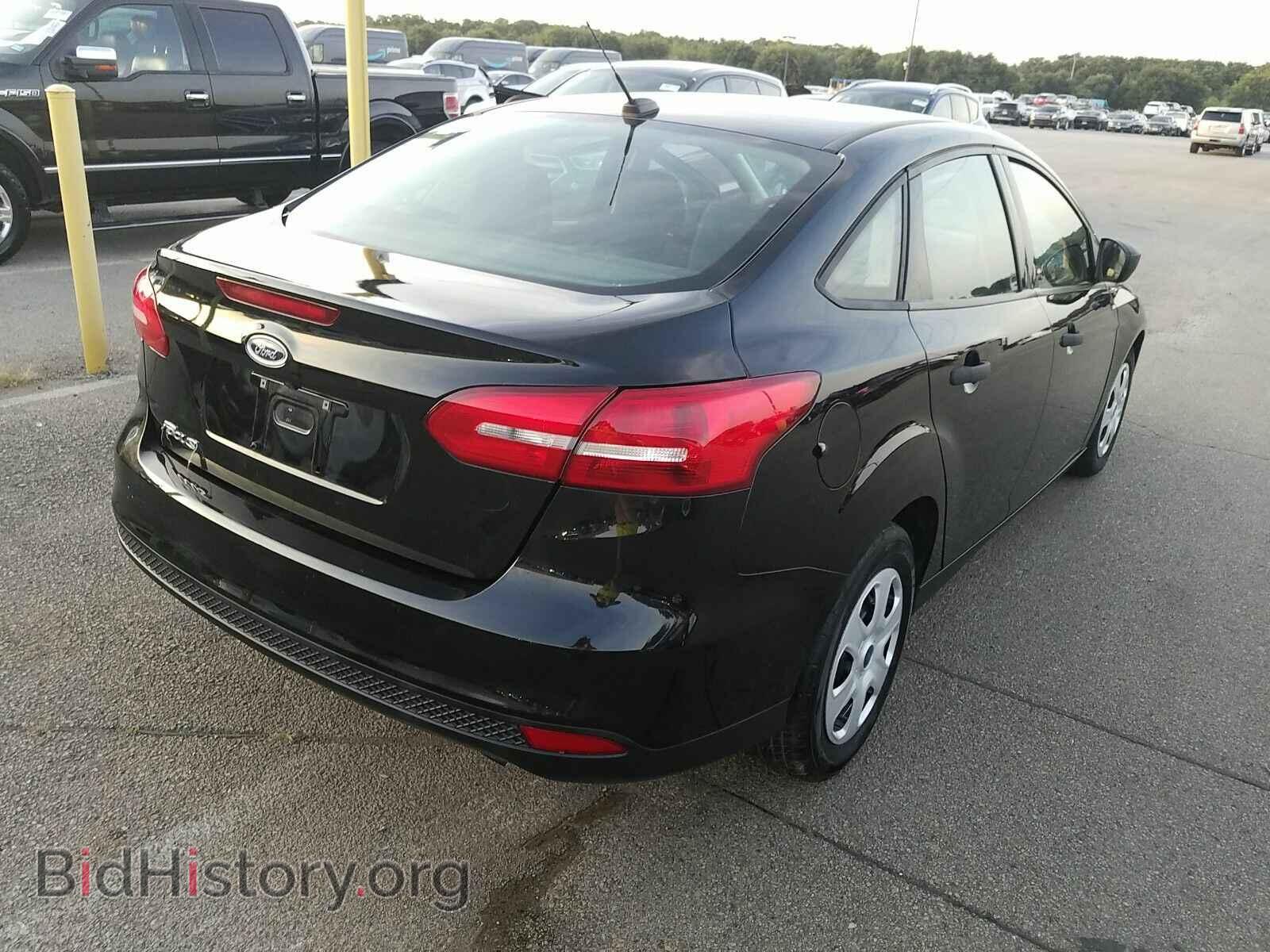 2017 Ford Focus - VIN: 1FADP3E23HL204882 - Фото 2
