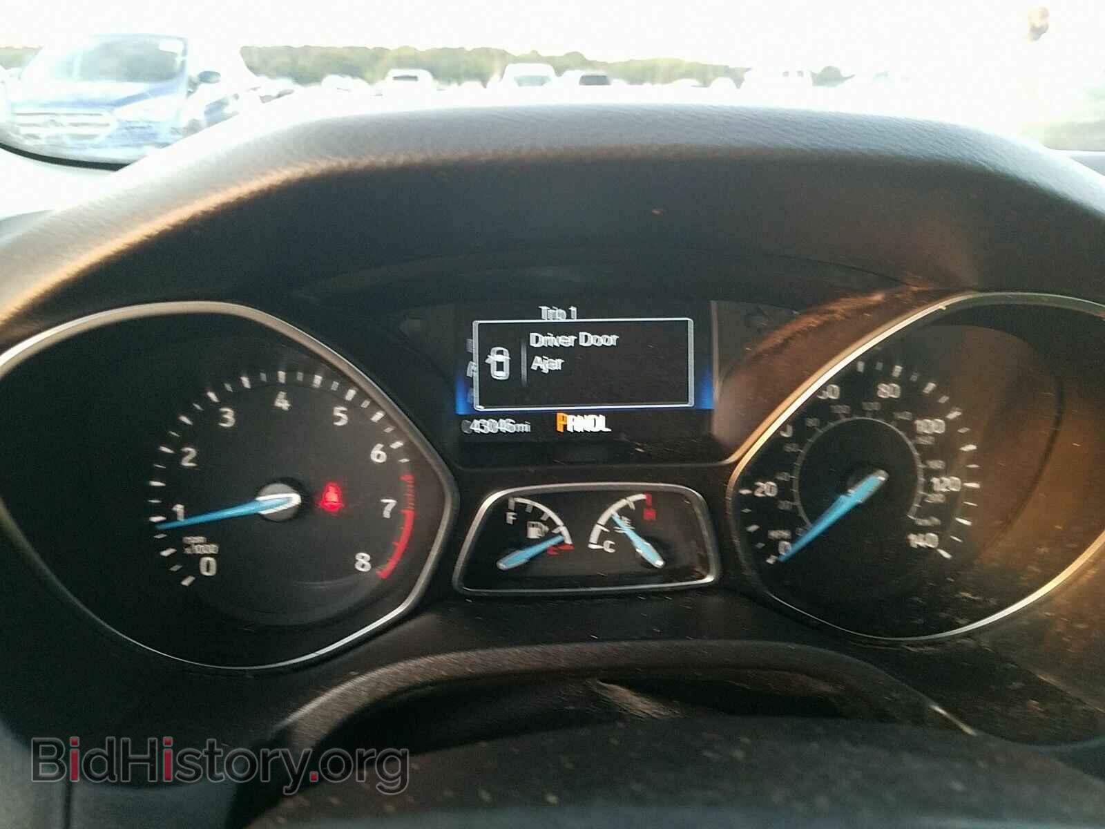 2017 Ford Focus - VIN: 1FADP3E23HL204882 - Фото 5