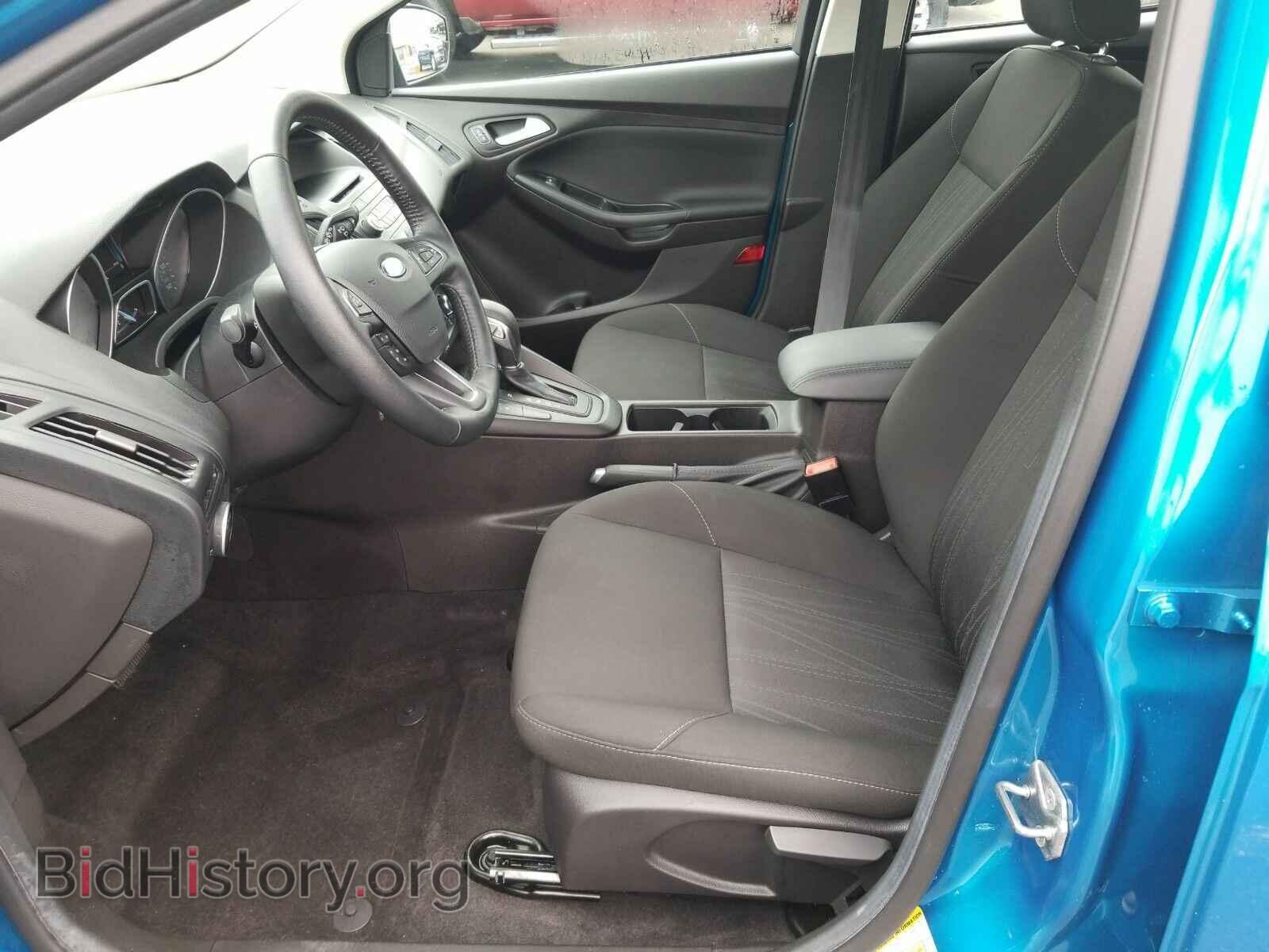 2017 Ford Focus - VIN: 1FADP3K29HL253041 - Фото 3