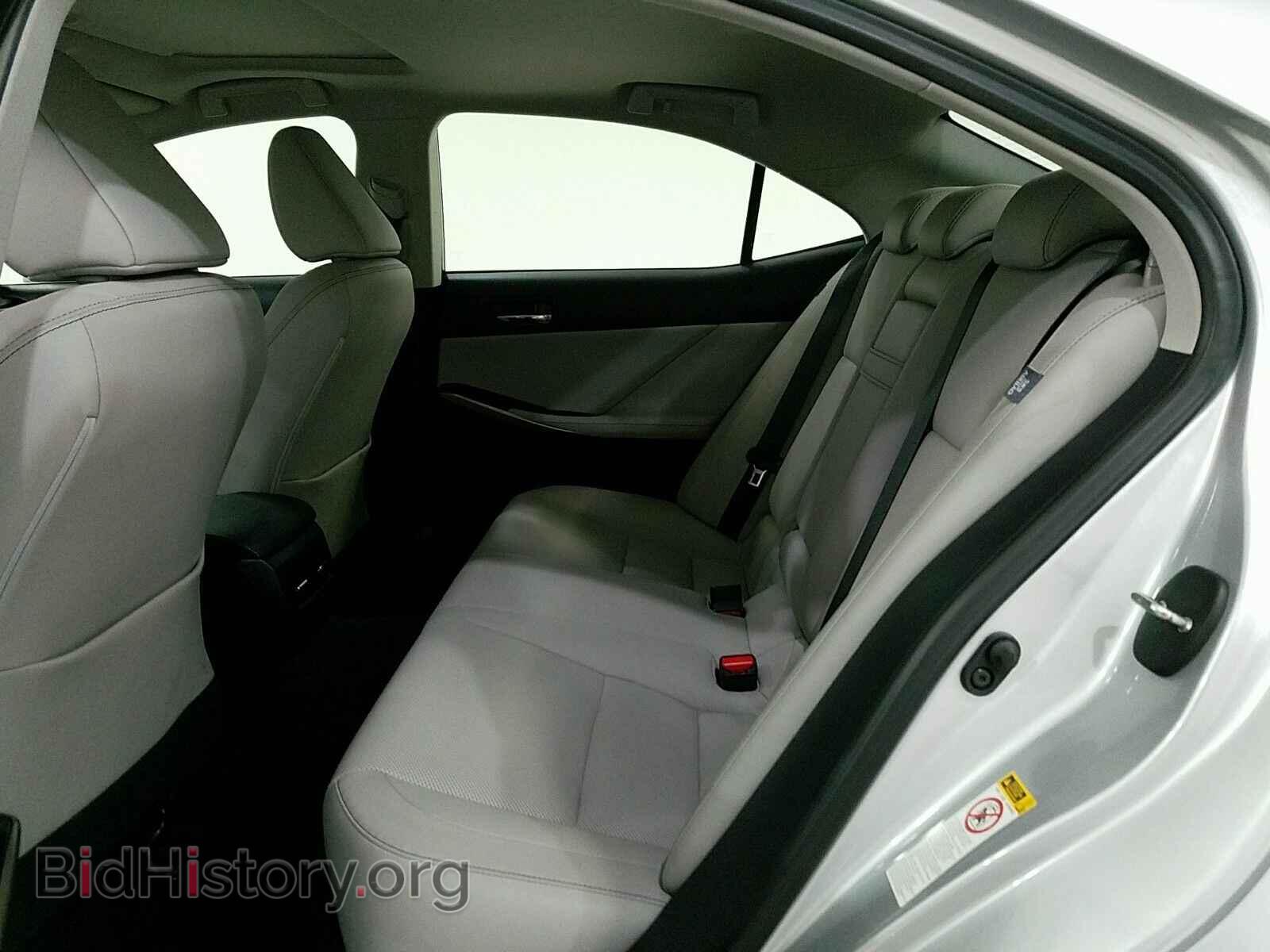 2016 Lexus IS 200t - VIN: JTHBA1D29G5012912 - Фото 13