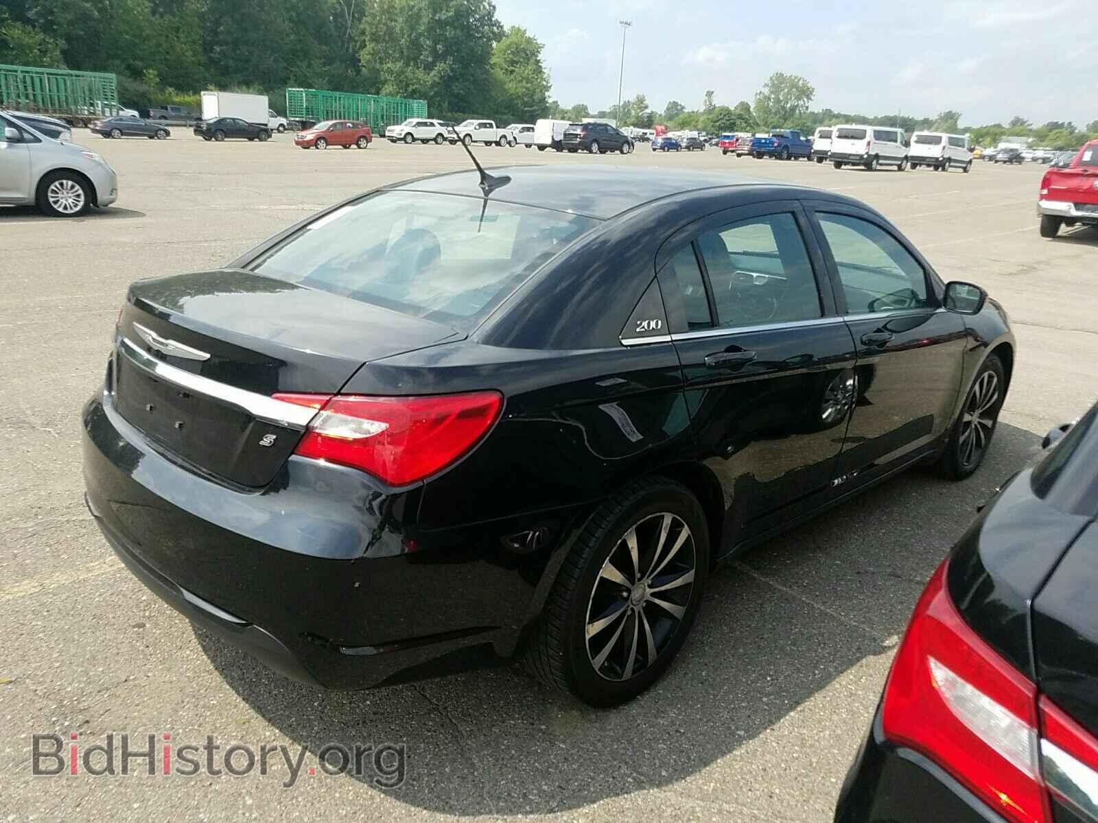 2013 Chrysler 200 - VIN: 1C3CCBCG0DN542673 - Фото 2