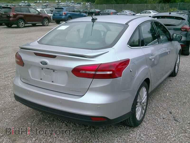 2018 Ford Focus - VIN: 1FADP3J26JL249858 - Фото 2