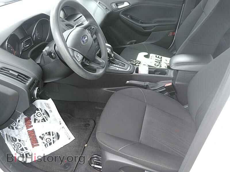 2016 Ford Focus - VIN: 1FADP3F20GL297132 - Photo 3