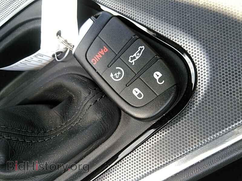 2015 Dodge Challenger - VIN: 2C3CDZBTXFH913676 - Фото 8