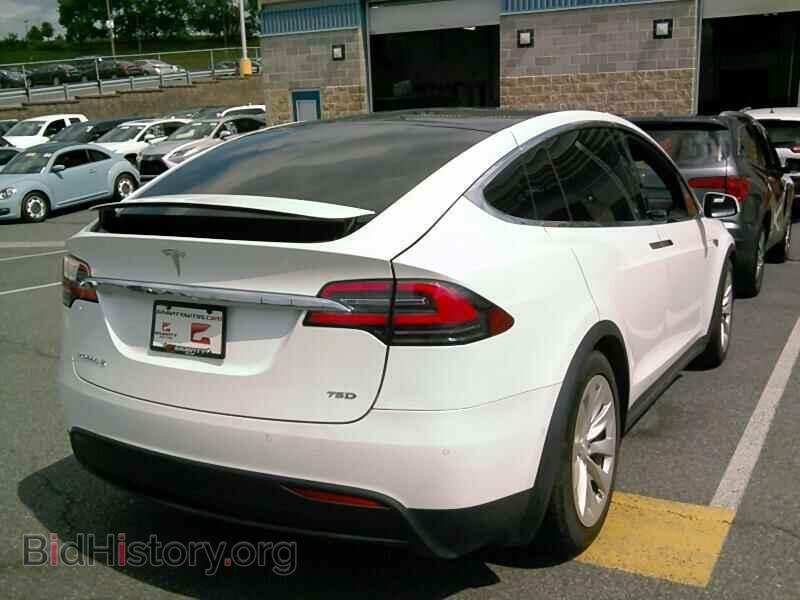 2016 Tesla Model X - VIN: 5YJXCBE2XGF021364 - Фото 2