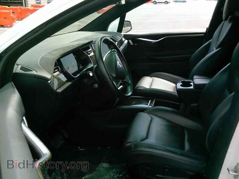 2016 Tesla Model X - VIN: 5YJXCBE2XGF021364 - Фото 3