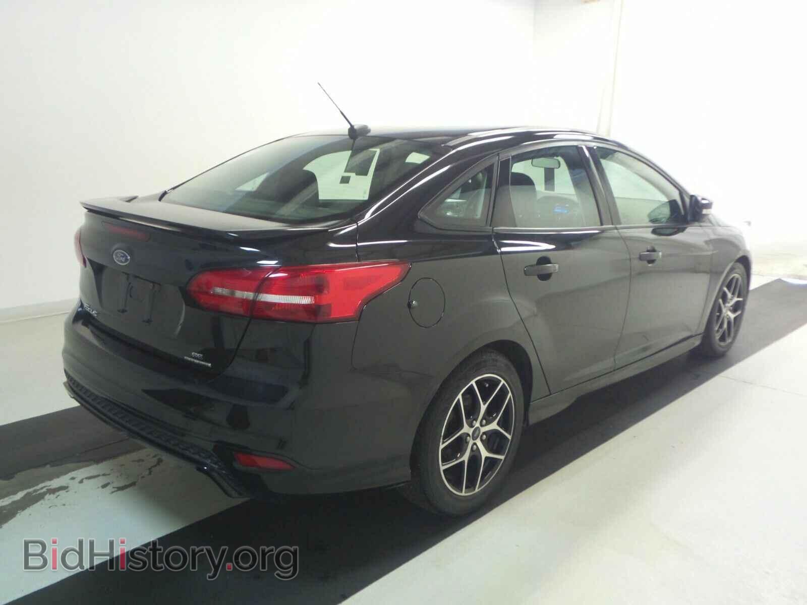 2015 Ford Focus - VIN: 1FADP3F23FL320353 - Фото 2