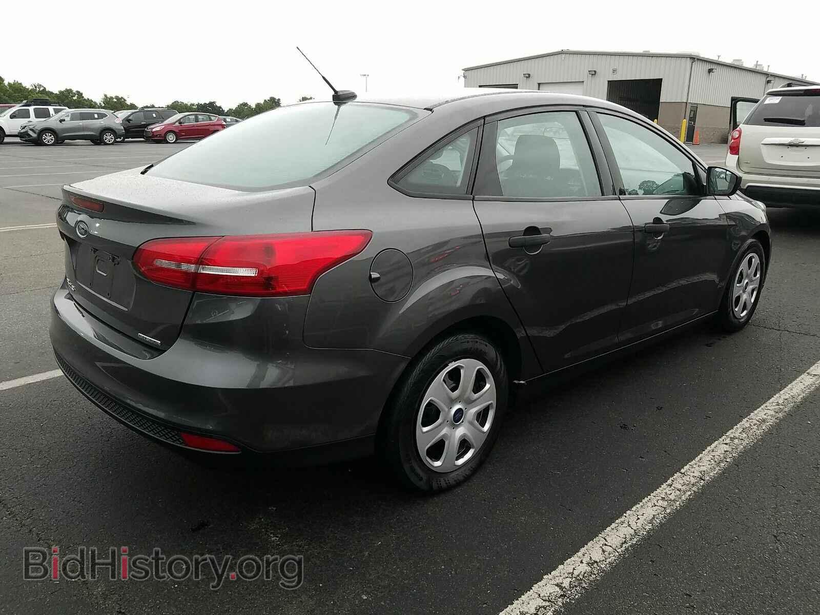 2015 Ford Focus - VIN: 1FADP3E20FL338908 - Photo 2