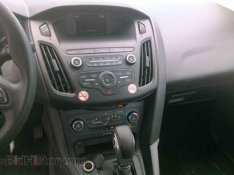2018 Ford Focus - VIN: 1FADP3F22JL206692 - Фото 4