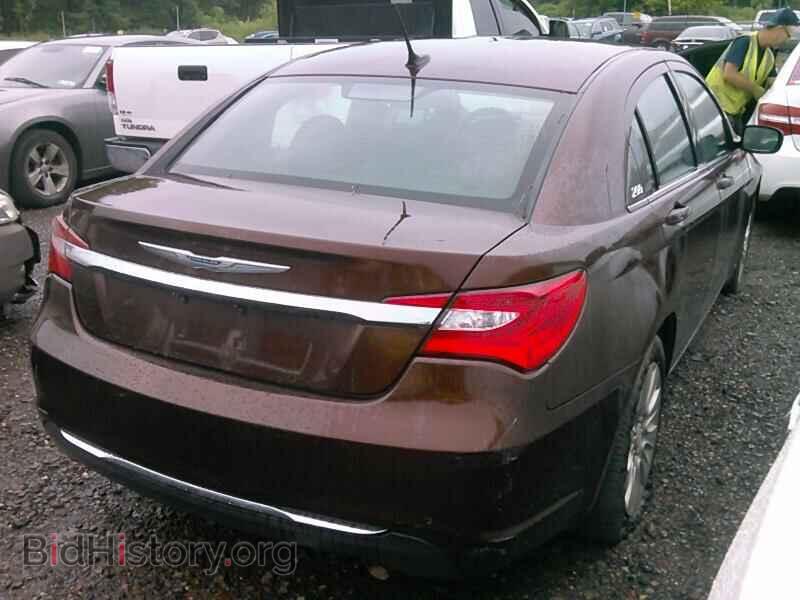 2013 Chrysler 200 - VIN: 1C3CCBAB6DN640887 - Фото 2