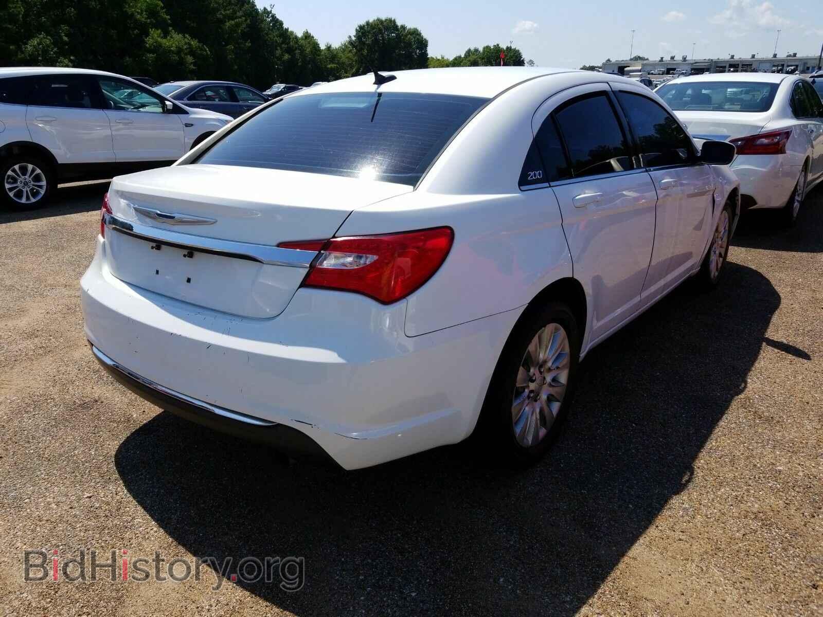 2014 Chrysler 200 - VIN: 1C3CCBAB4EN142317 - Фото 2