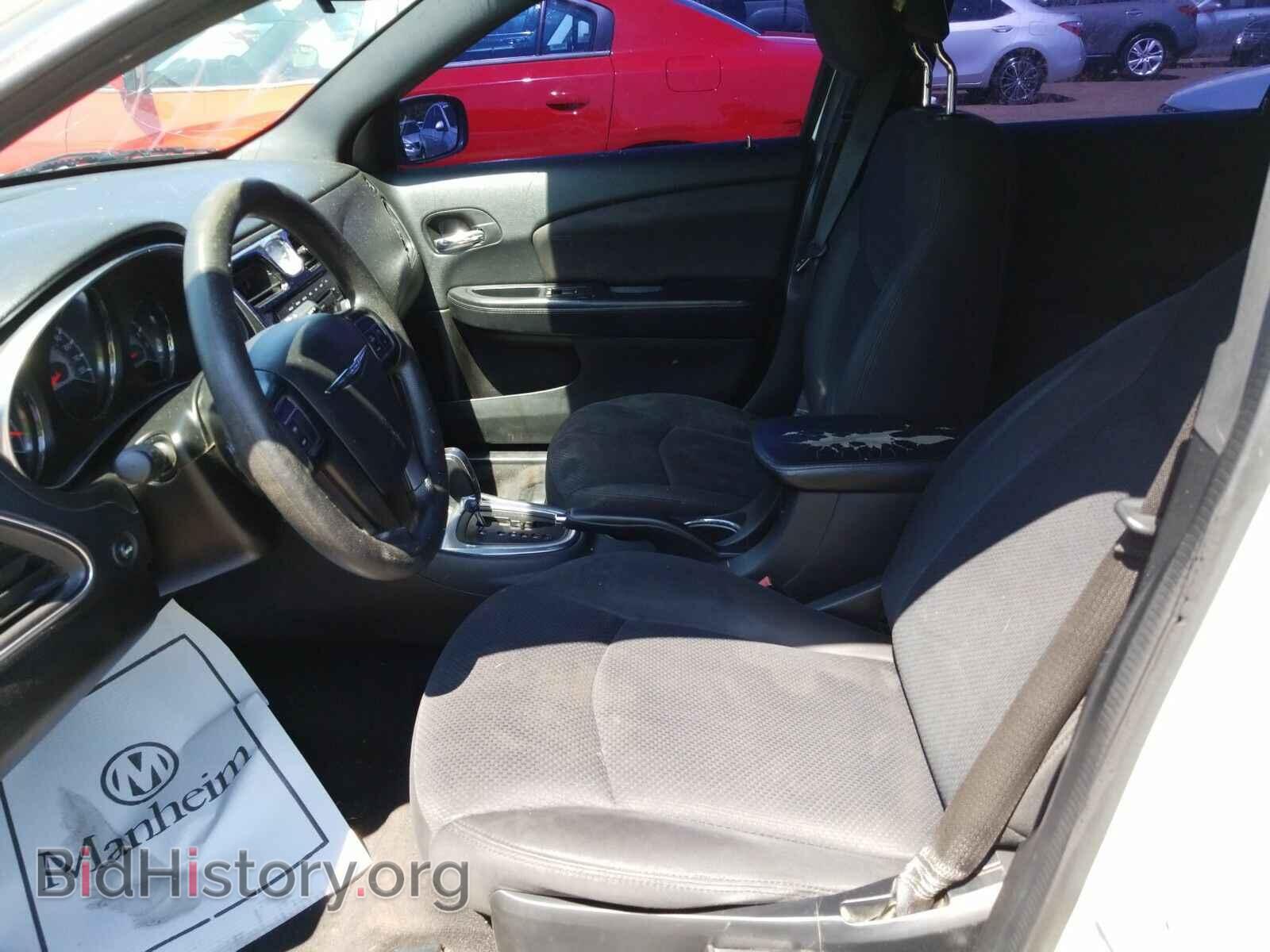 2014 Chrysler 200 - VIN: 1C3CCBAB4EN142317 - Фото 3