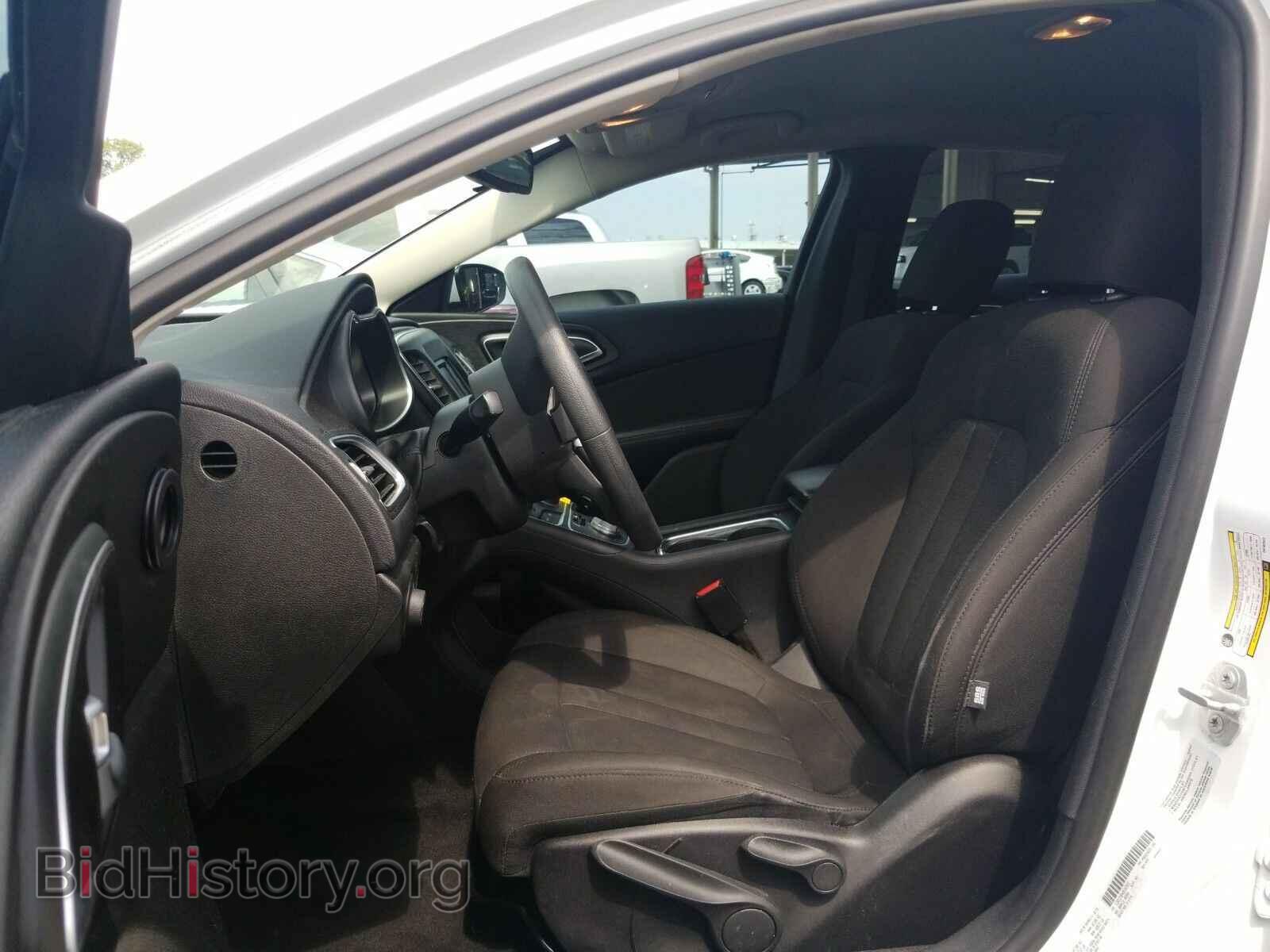 2016 Chrysler 200 - VIN: 1C3CCCAB4GN102022 - Фото 3