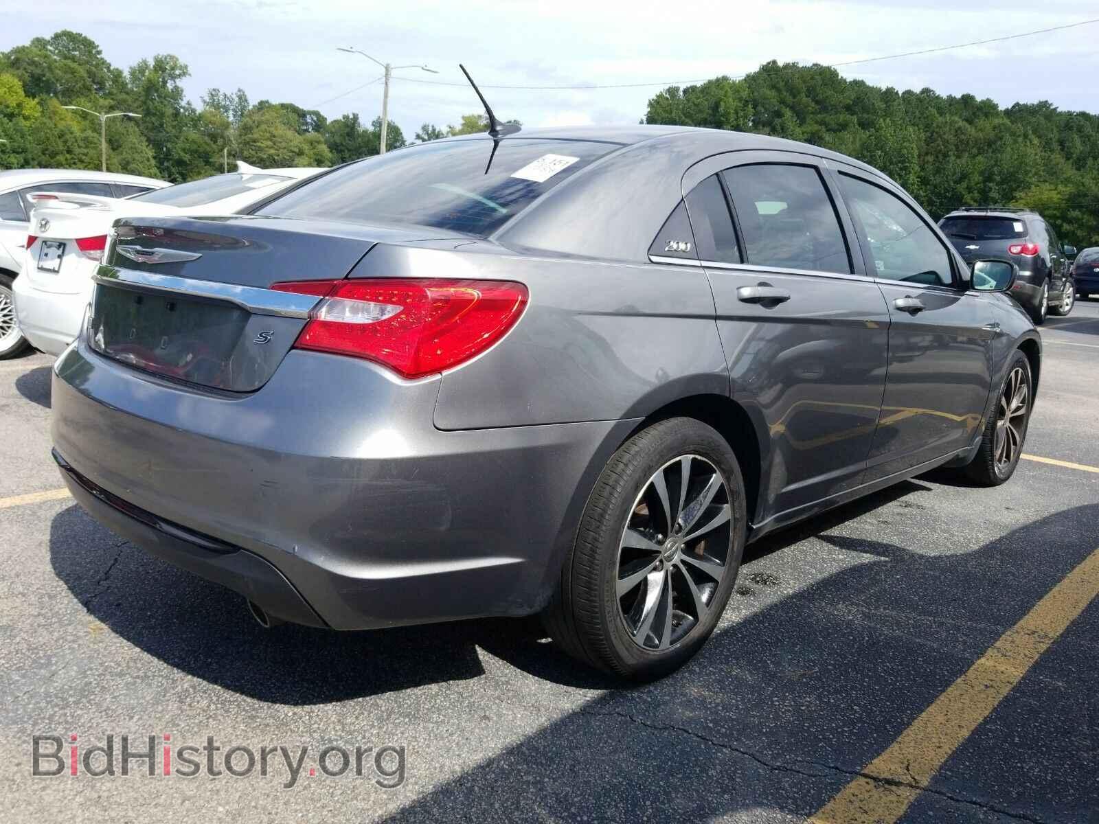 2013 Chrysler 200 - VIN: 1C3CCBCG0DN504635 - Фото 2