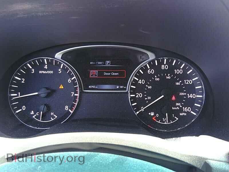 2017 Nissan Pathfinder - VIN: 5N1DR2MM8HC679313 - Фото 5